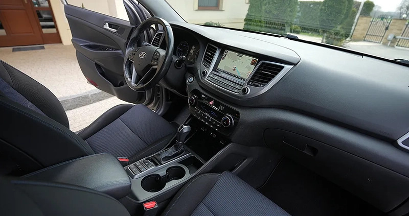 Hyundai Tucson cena 77900 przebieg: 139000, rok produkcji 2017 z Świnoujście małe 742